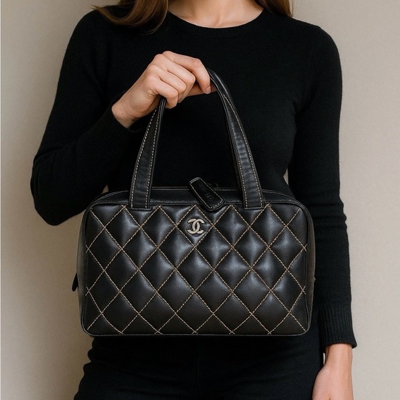 Auth VTG CHANEL Lambskin Wild Stitch Handbag Year 2000-02 W/ Dustbag - Picture 1 of 15